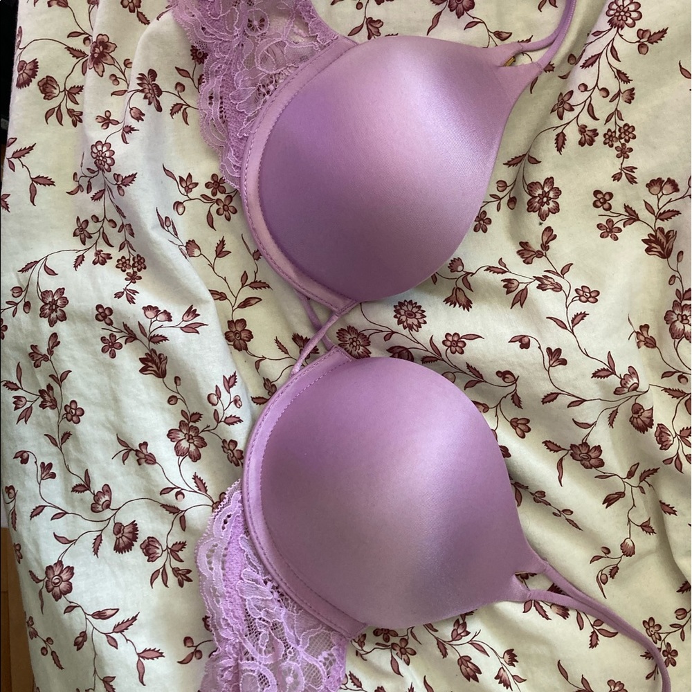 Victoria’s Secret bombshell bra
